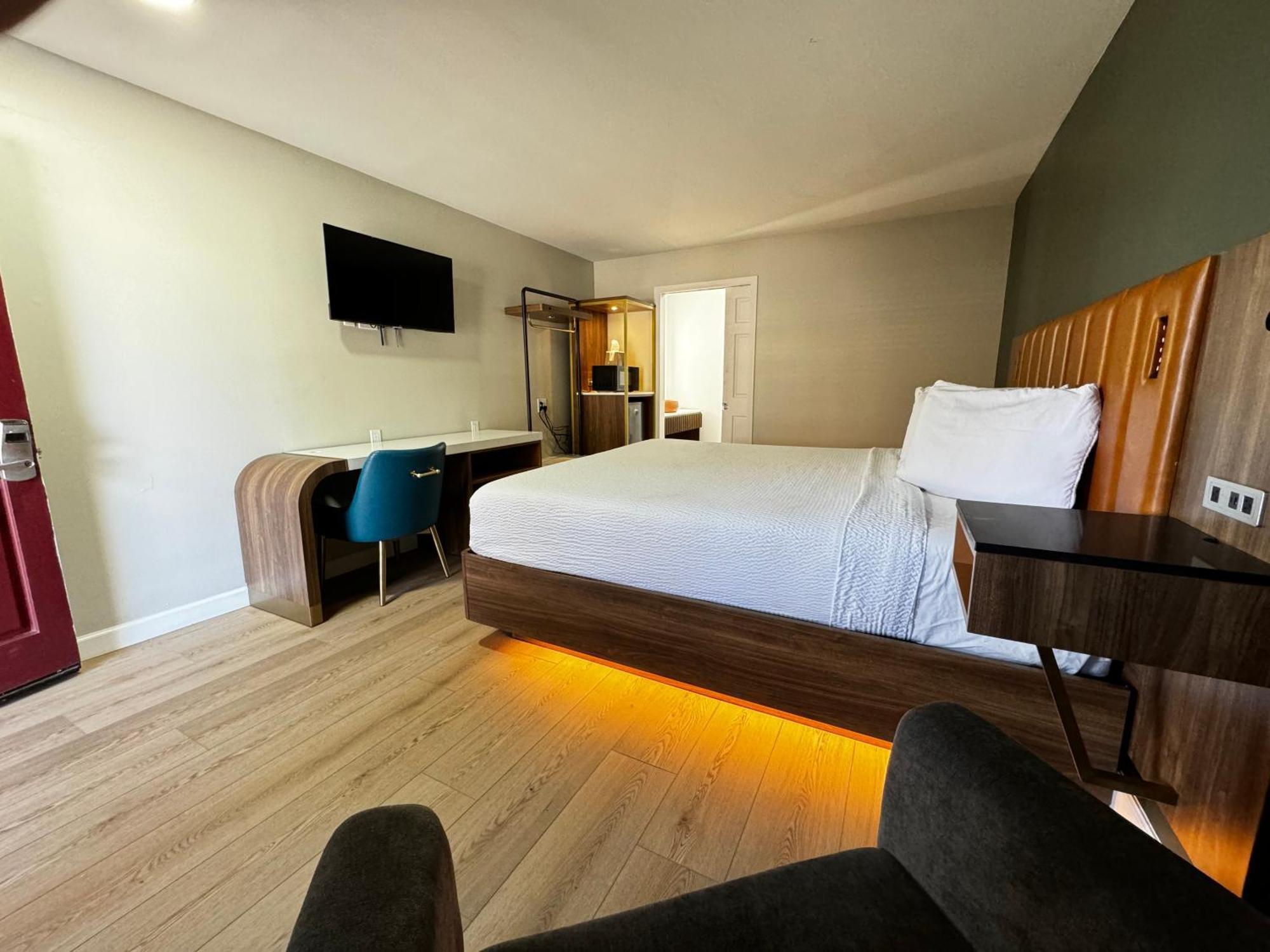 Surestay By Western Hotel
