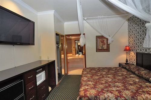 Surestay By Western Hotel